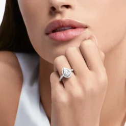 Graff Constellation Pear Shape Diamond Engagement Ring^ Pear|Constellation