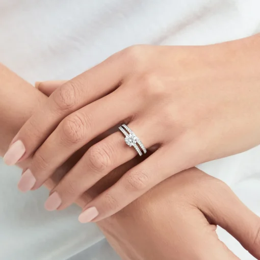 Graff Flame Round Diamond Engagement Ring^ Round|White Diamond