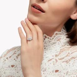 Graff Icon Three Stone Oval Diamond Engagement Ring^ Oval|Icon