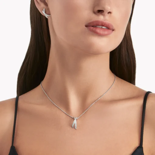 Graff Kiss Pavé Diamond Pendant^ Necklaces & Pendants