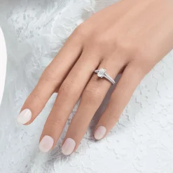 Graff Legacy Emerald Cut Diamond Engagement Ring^ Emerald|Legacy